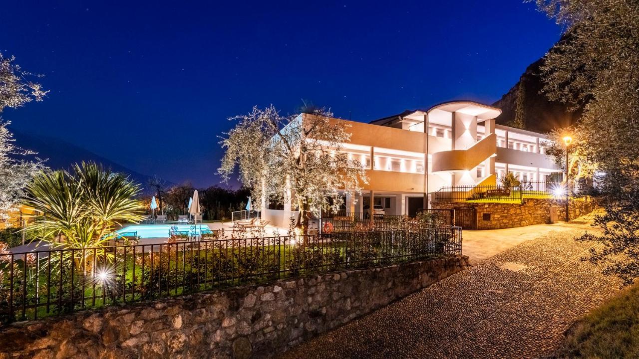 Evo Suites Apartments Limone sul Garda Exterior foto